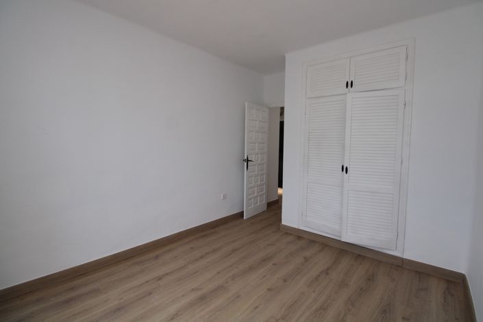 Image No.17-3 Bed Villa for sale