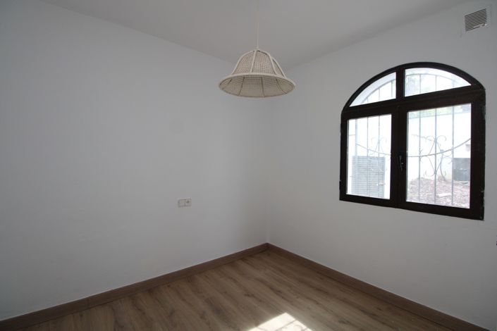 Image No.18-3 Bed Villa for sale