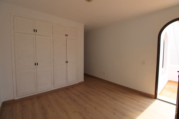 Image No.3-3 Bed Villa for sale