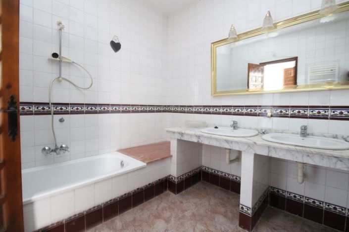 Image No.4-3 Bed Villa for sale