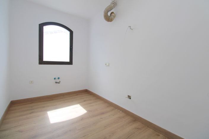 Image No.9-3 Bed Villa for sale