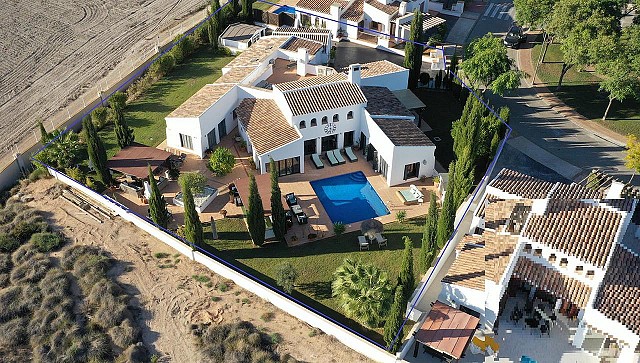 Image No.1-5 Bed Villa for sale
