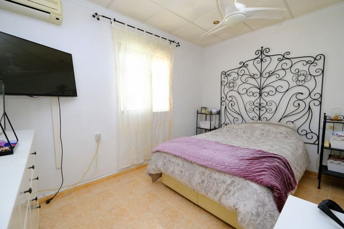 Image No.12-3 Bed Villa for sale