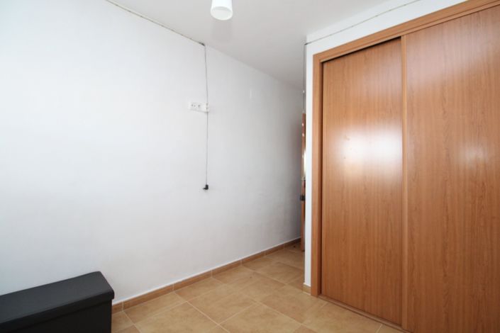 Image No.18-2 Bed Property for sale