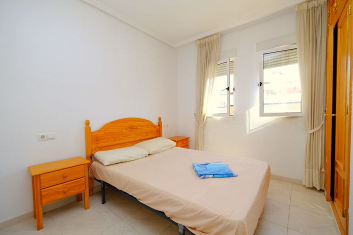 Image No.10-2 Bed Property for sale