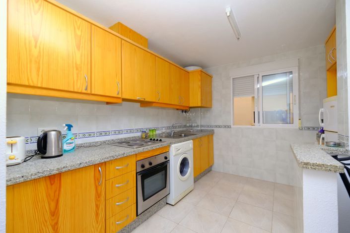 Image No.8-2 Bed Property for sale