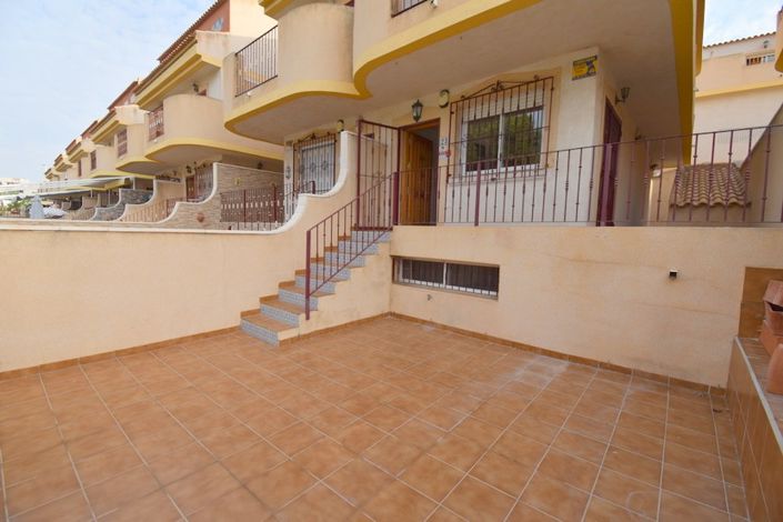 Image No.18-3 Bed Townhouse for sale