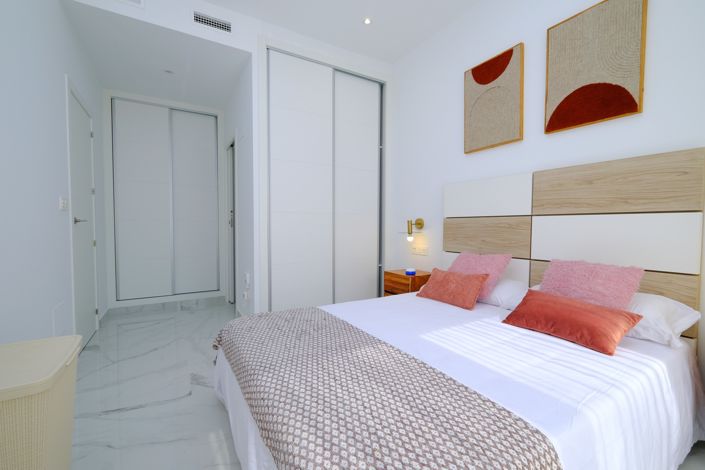 Image No.18-3 Bed Villa for sale