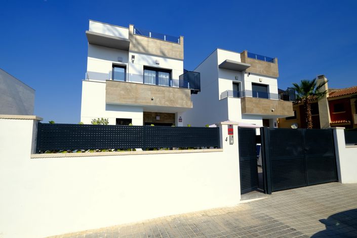 Image No.2-3 Bed Villa for sale