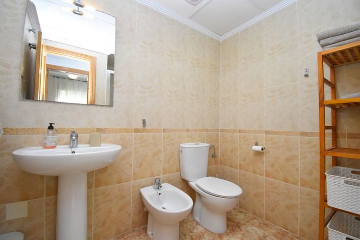 Image No.10-2 Bed Property for sale