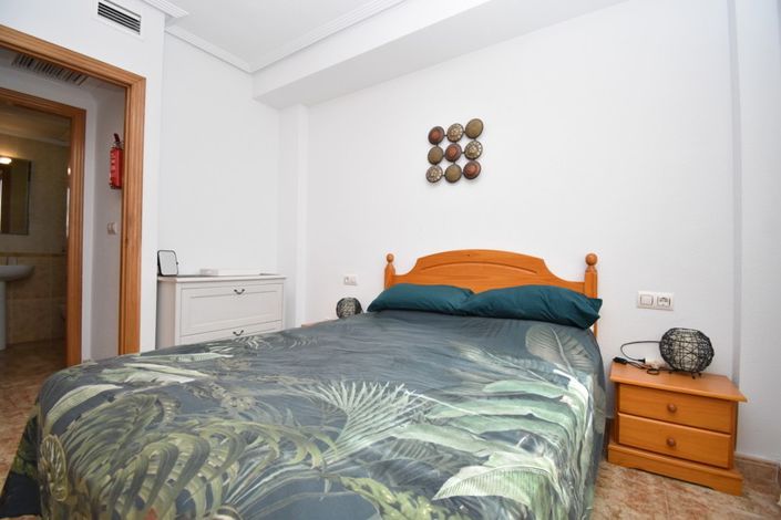 Image No.12-2 Bed Property for sale