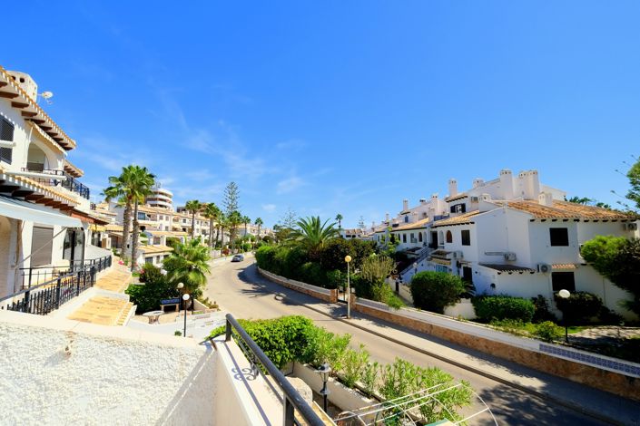 Image No.16-3 Bed Property for sale