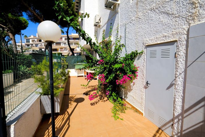 Image No.17-3 Bed Property for sale