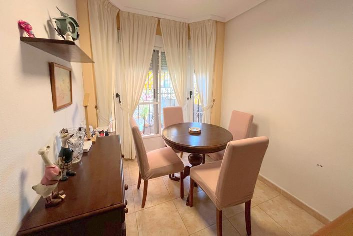 Image No.6-3 Bed Townhouse for sale