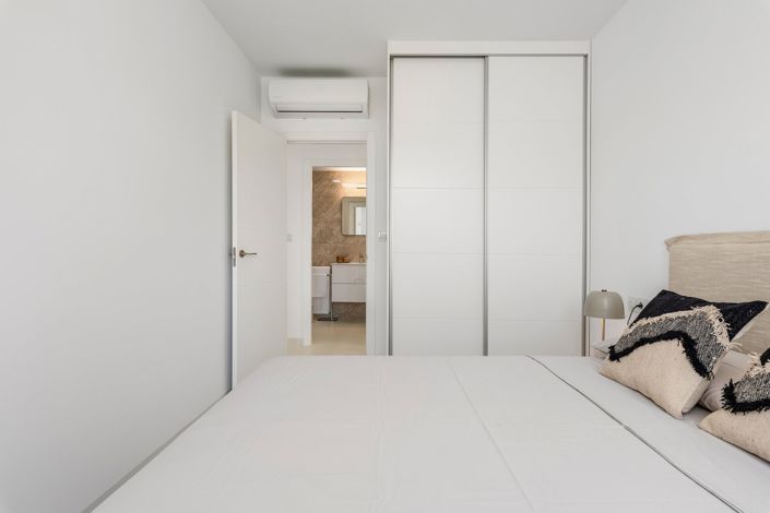 Image No.11-2 Bed Property for sale