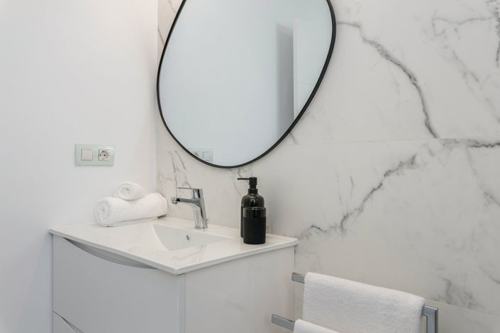 Image No.13-2 Bed Property for sale