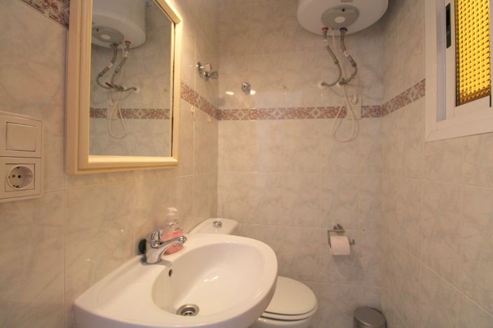 Image No.12-2 Bed Townhouse for sale