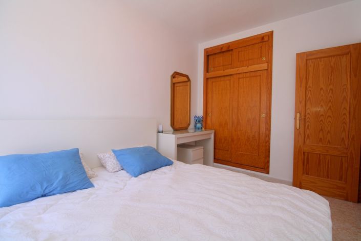 Image No.16-2 Bed Townhouse for sale