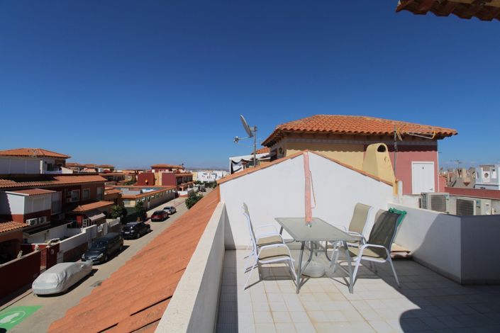 Image No.23-2 Bed Townhouse for sale