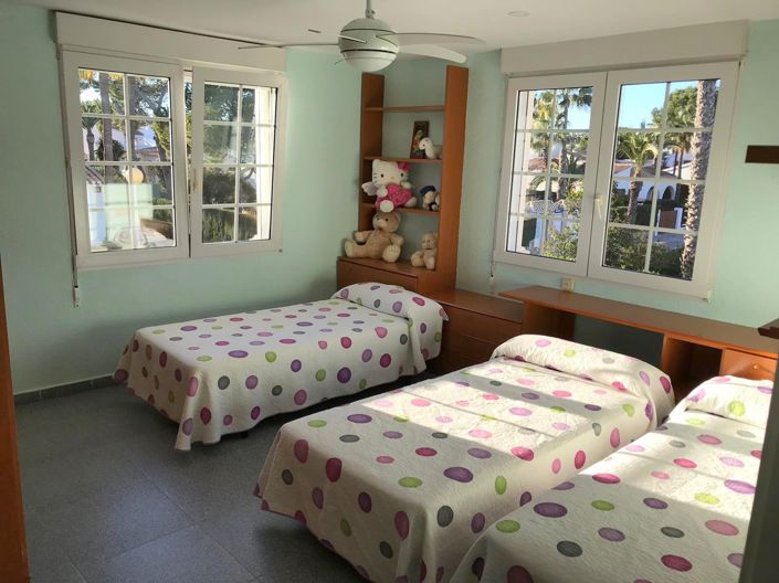 Image No.12-7 Bed Villa for sale