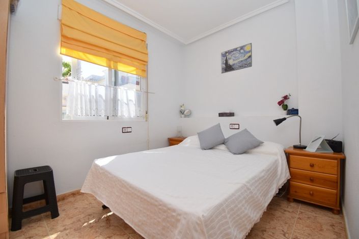 Image No.9-2 Bed Townhouse for sale