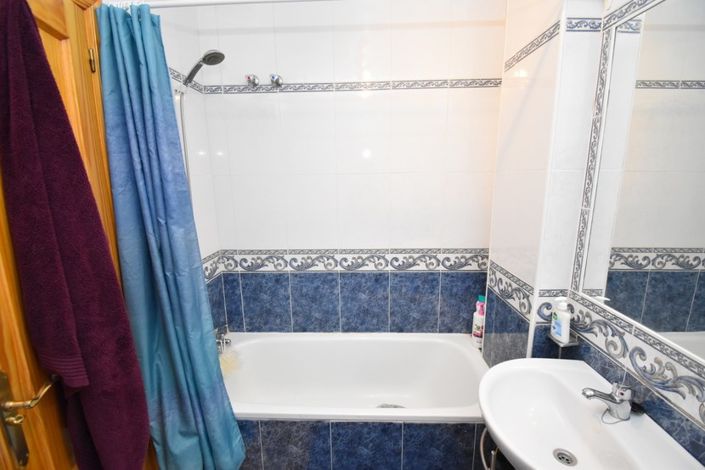 Image No.11-2 Bed Property for sale