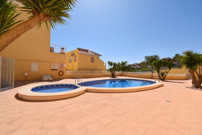 Image No.21-2 Bed Property for sale