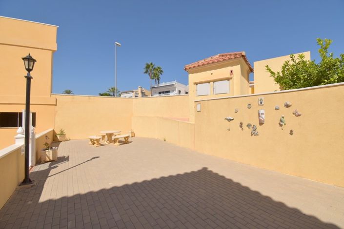 Image No.23-2 Bed Property for sale