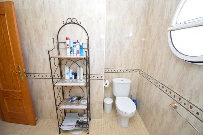 Image No.14-2 Bed Property for sale