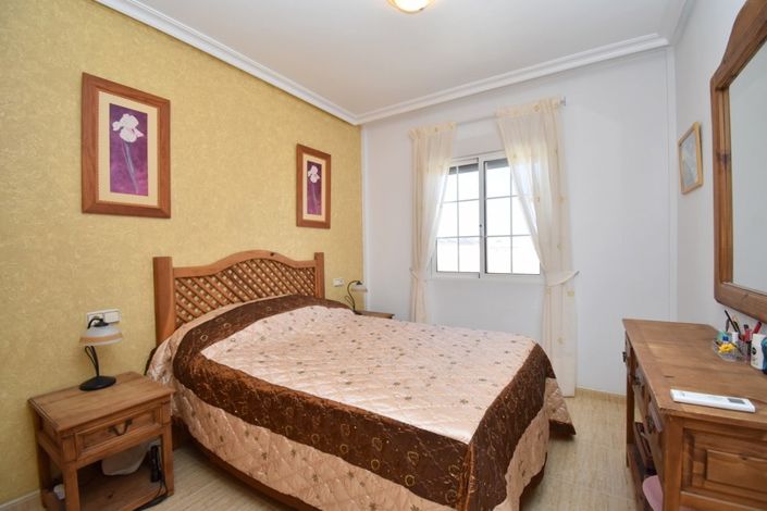 Image No.8-2 Bed Property for sale