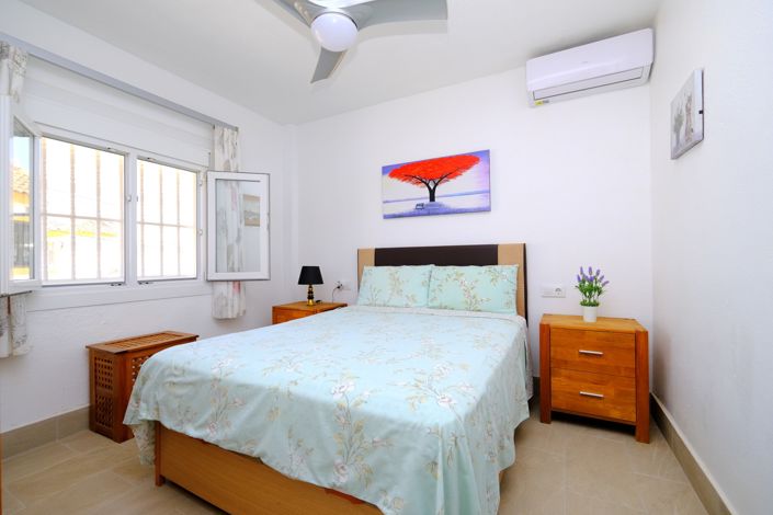 Image No.12-2 Bed Townhouse for sale