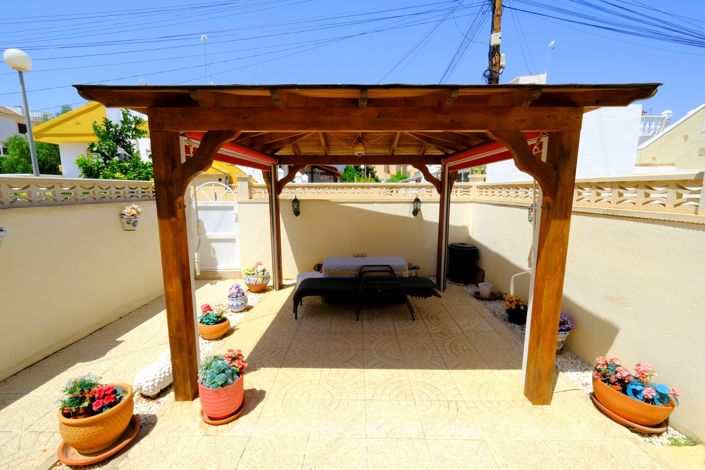 Image No.17-2 Bed Townhouse for sale