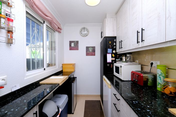 Image No.9-2 Bed Townhouse for sale