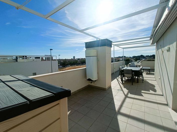 Image No.17-3 Bed Townhouse for sale