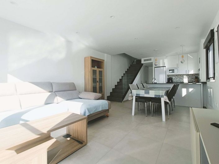 Image No.2-3 Bed Townhouse for sale