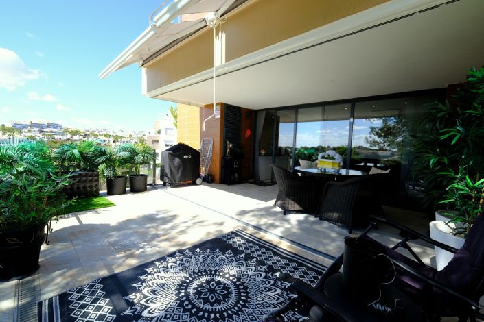 Image No.10-2 Bed Property for sale