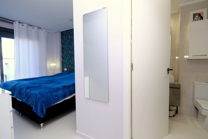 Image No.16-2 Bed Property for sale