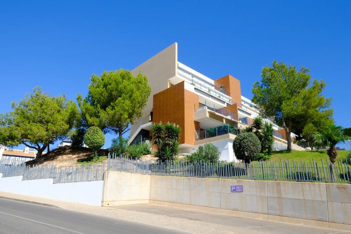 Image No.2-2 Bed Property for sale