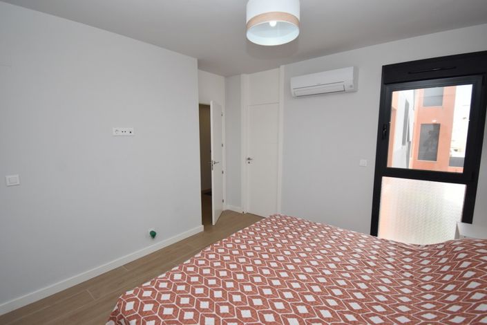 Image No.8-2 Bed Apartment for sale