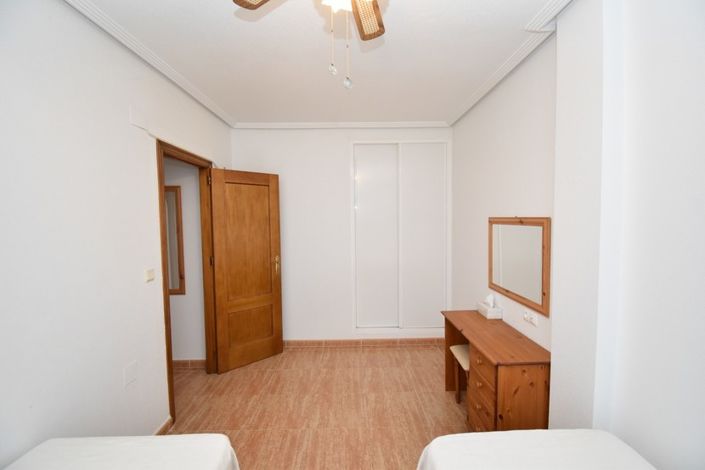 Image No.11-2 Bed Property for sale