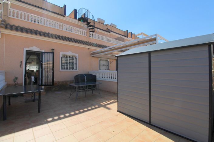 Image No.15-2 Bed Townhouse for sale