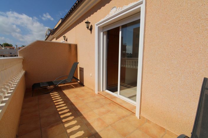 Image No.19-2 Bed Townhouse for sale