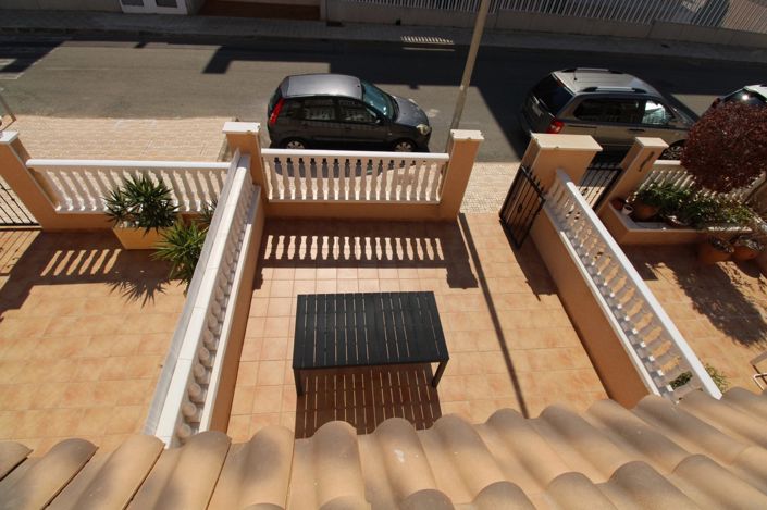 Image No.20-2 Bed Townhouse for sale