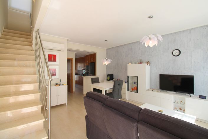 Image No.6-2 Bed Townhouse for sale