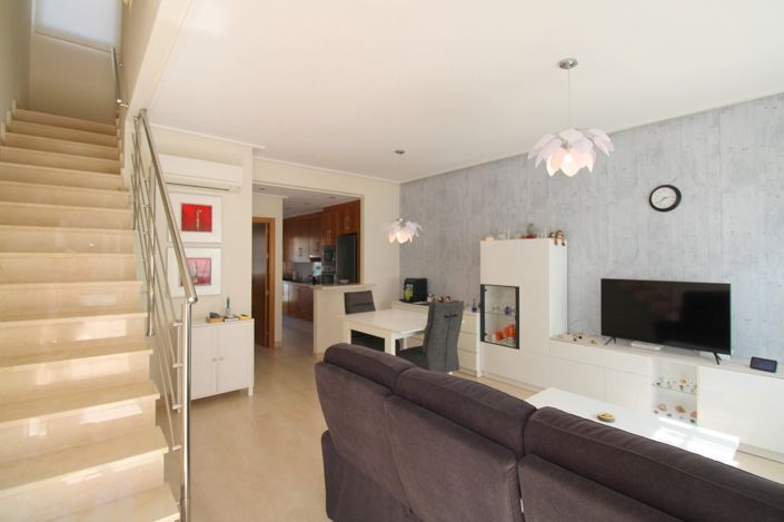 Image No.6-2 Bed Townhouse for sale