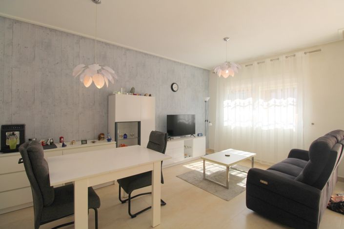 Image No.7-2 Bed Townhouse for sale