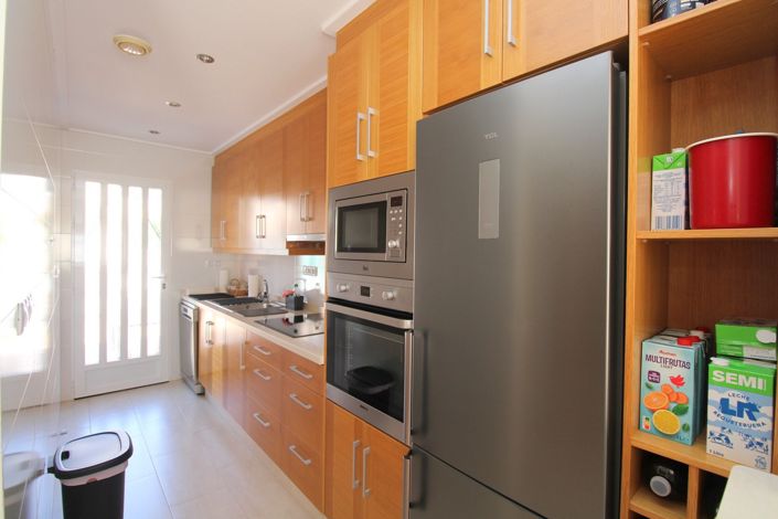 Image No.9-2 Bed Townhouse for sale