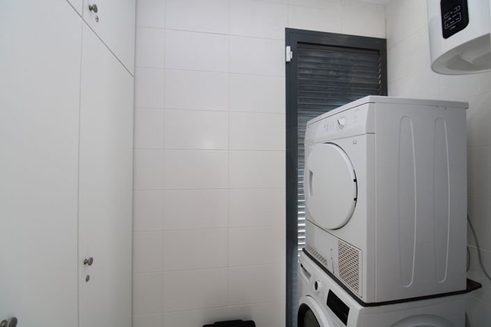 Image No.11-2 Bed Property for sale