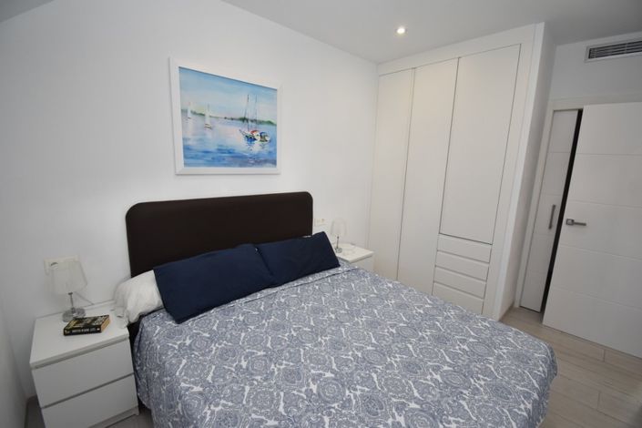 Image No.12-2 Bed Property for sale