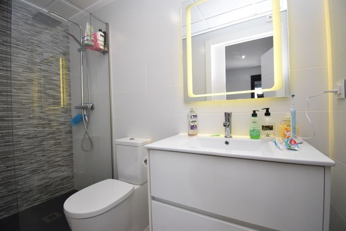 Image No.13-2 Bed Property for sale